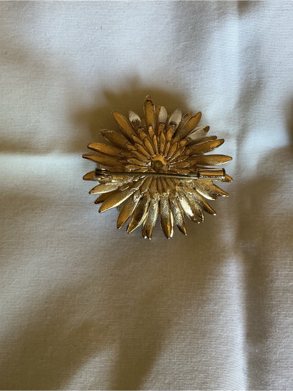 Gold  and Faux Pearl and Yellow Enamel Vintage Brooch Bundle - Picture 3 of 4